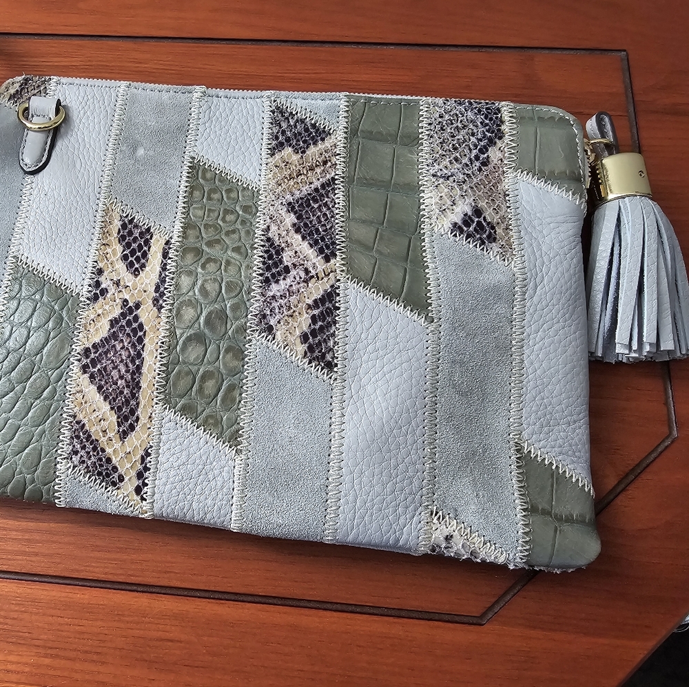 NWOT G.I.L.I. Crossbody